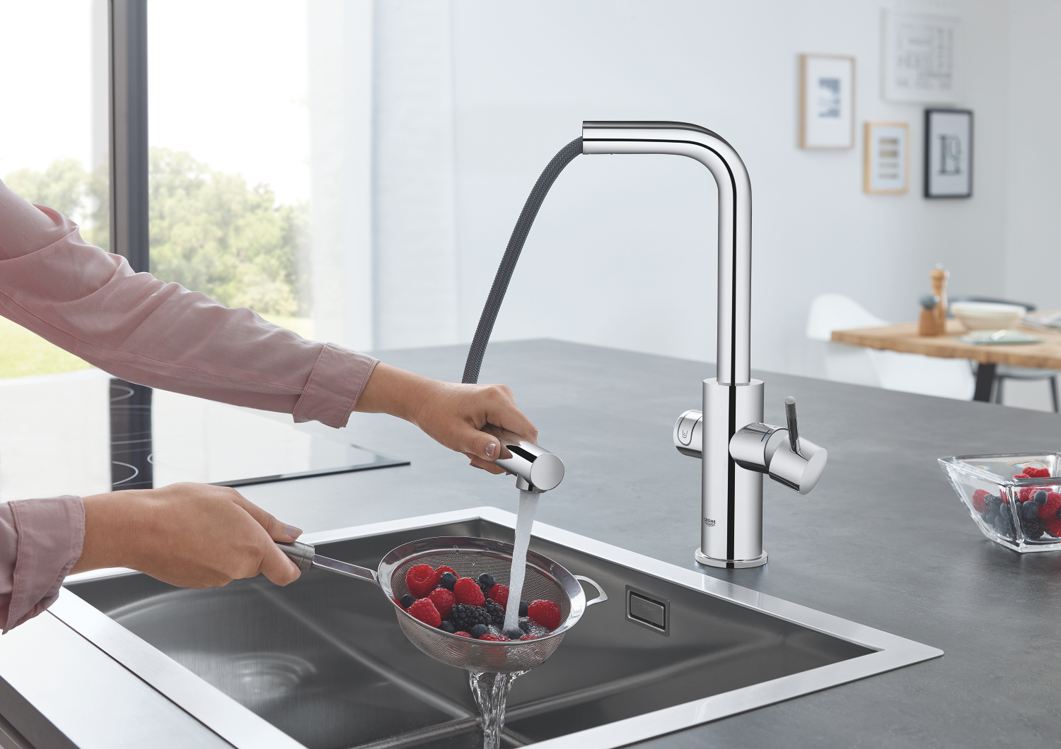 zdroj: grohe.com – GROHE Blue Home – Štartovacia súprava s vyťahovacím perlátorom, výtok v tvare L Chrom