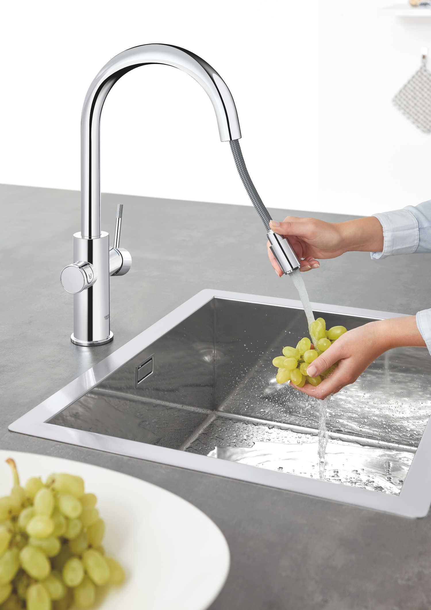 zdroj: grohe.com – GROHE Blue Home – Štartovacia súprava s vyťahovacím perlátorom, výtok v tvare C Chrom