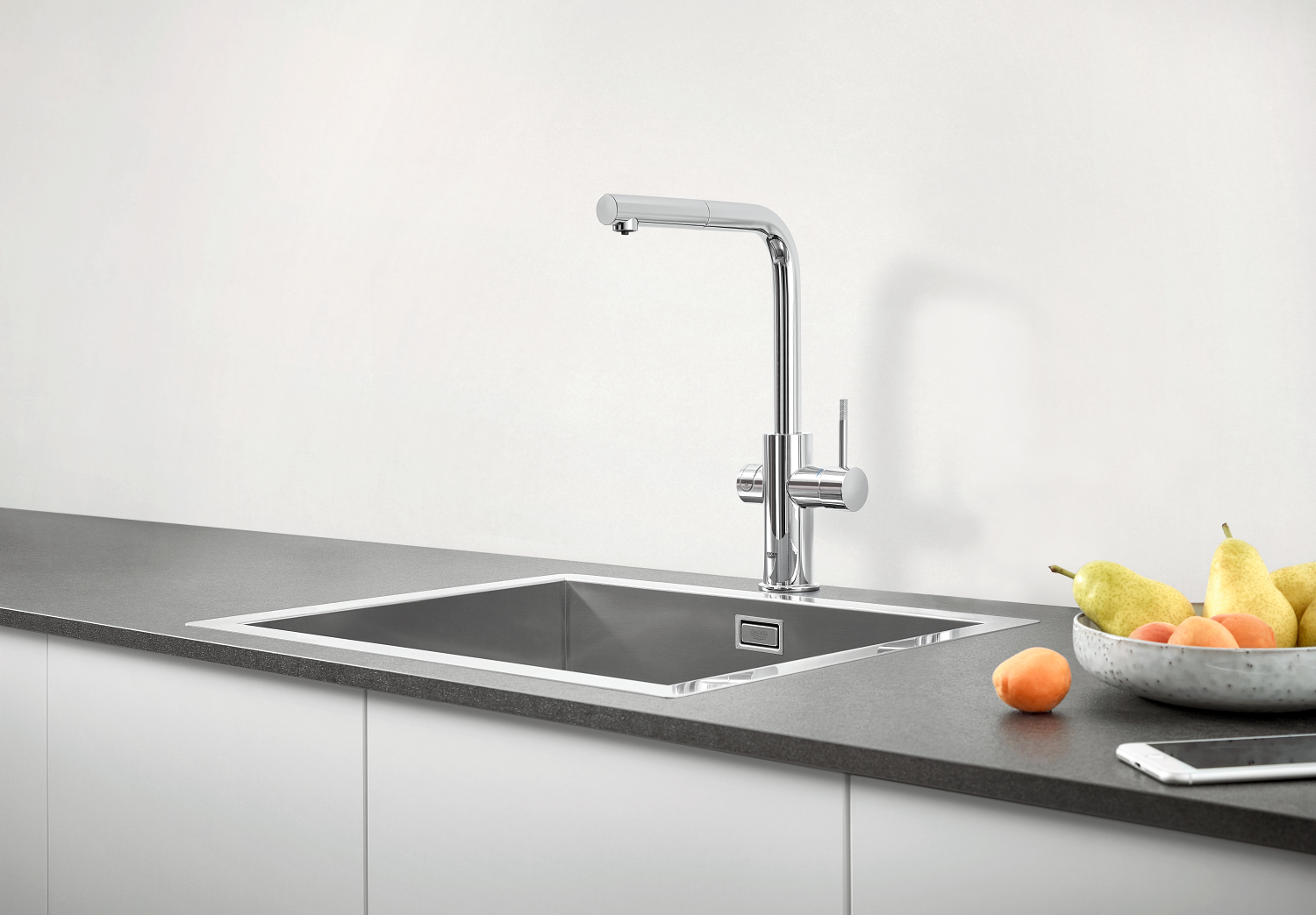 zdroj: grohe.com – GROHE Blue Professional – Sada s L-výpusťou a vyťahovacím perlátorom Chrom